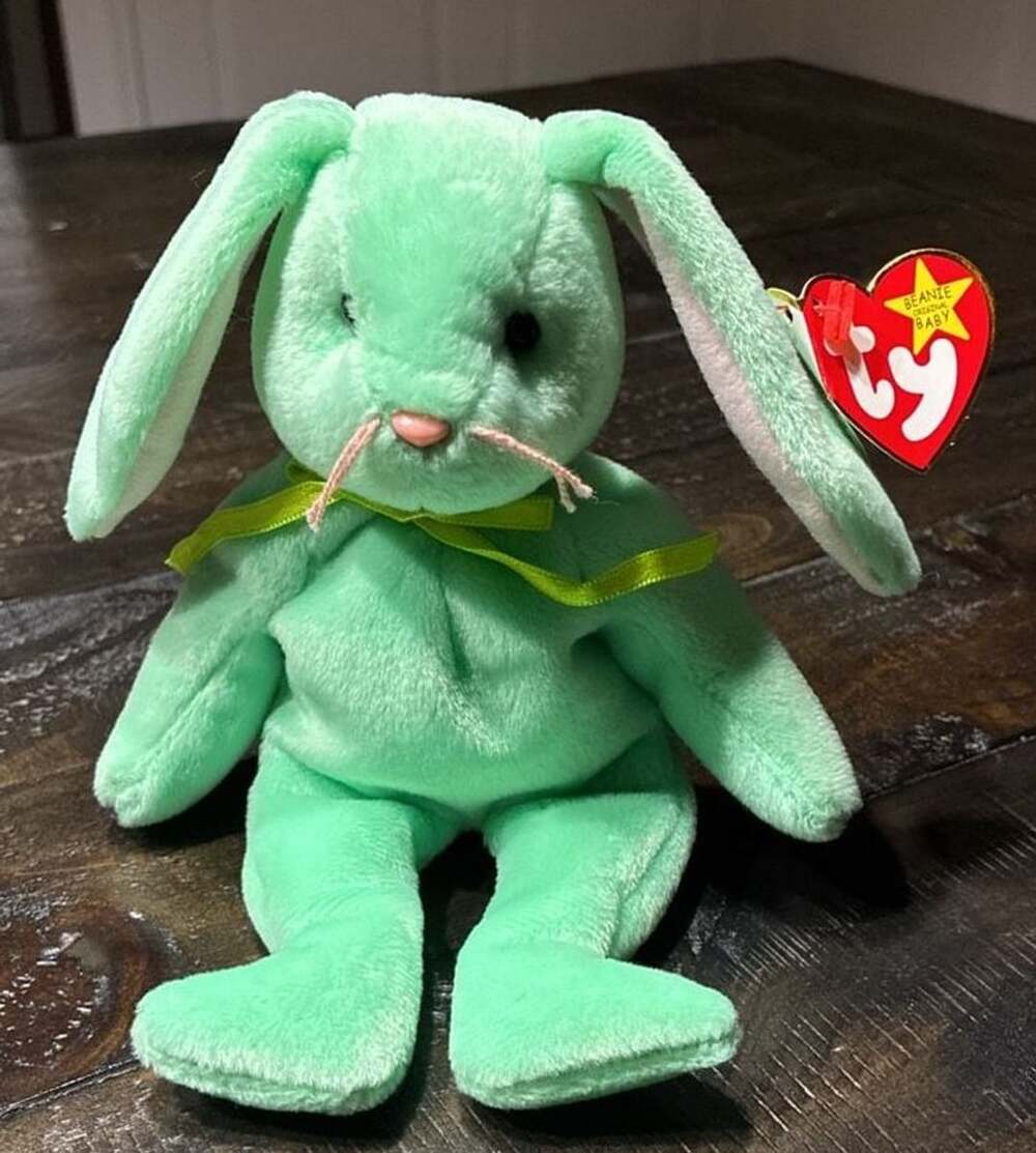 Ty Beanie Babies Hippity The Bunny Green Rabbit Plush 1996